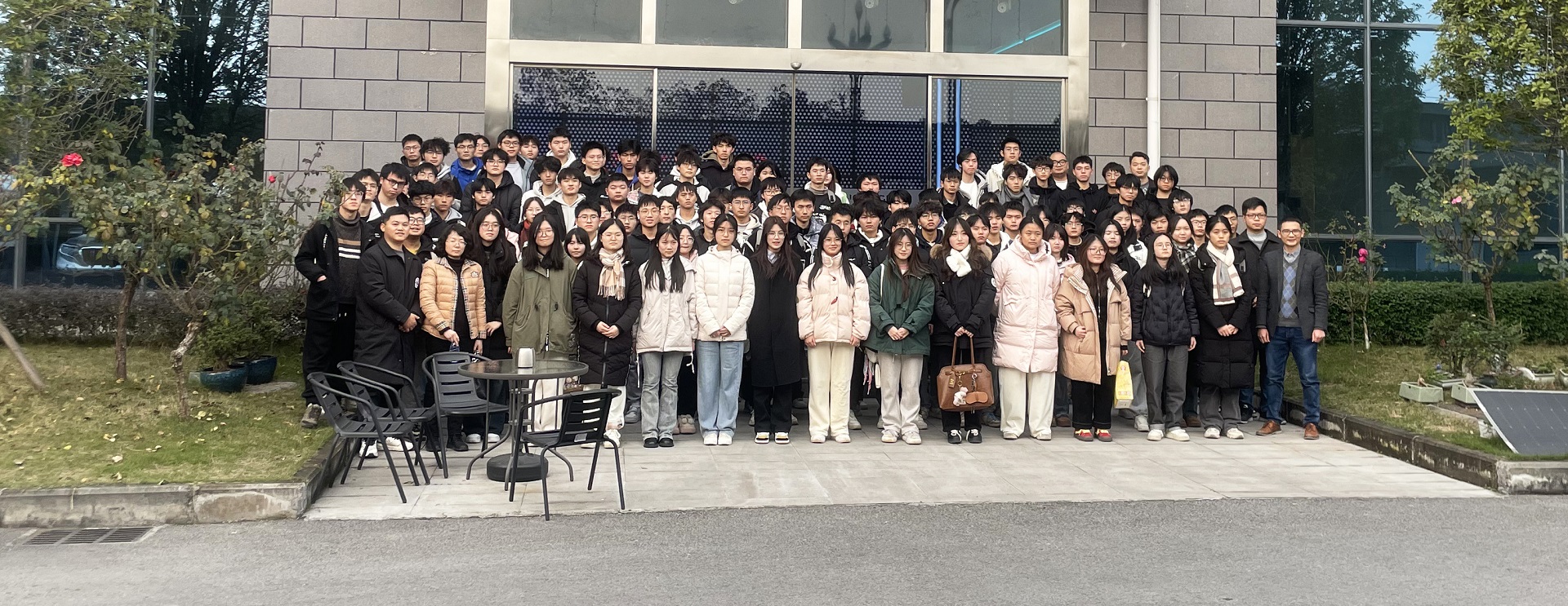  Faculty and Students from Chongqing University of Technology Visit HG GROUP